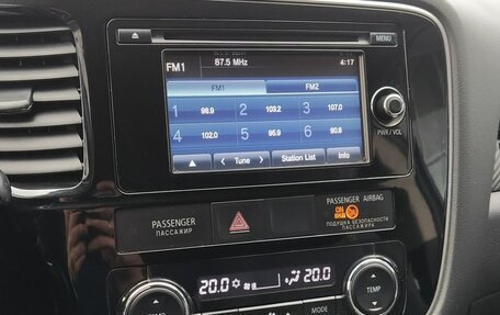 Mitsubishi Outlander III рестайлинг 3, 2014 год, 1 460 000 рублей, 13 фотография