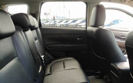 Mitsubishi Outlander III рестайлинг 3, 2014 год, 1 460 000 рублей, 22 фотография