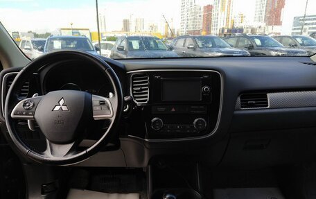 Mitsubishi Outlander III рестайлинг 3, 2014 год, 1 460 000 рублей, 25 фотография