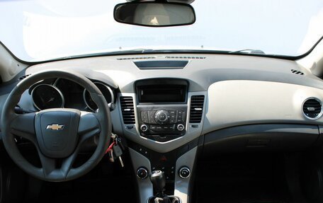 Chevrolet Cruze II, 2010 год, 349 000 рублей, 8 фотография