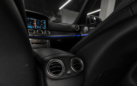 Mercedes-Benz E-Класс, 2021 год, 5 150 000 рублей, 14 фотография