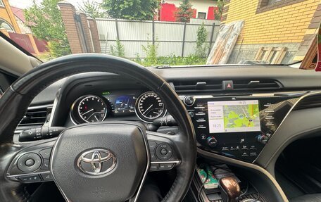 Toyota Camry, 2018 год, 2 550 000 рублей, 9 фотография
