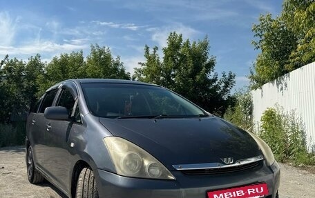 Toyota Wish II, 2004 год, 670 000 рублей, 4 фотография