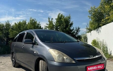 Toyota Wish II, 2004 год, 670 000 рублей, 3 фотография