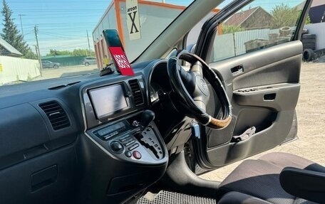 Toyota Wish II, 2004 год, 670 000 рублей, 25 фотография