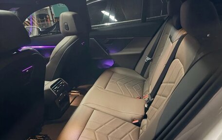 BMW 5 серия, 2025 год, 5 800 000 рублей, 14 фотография