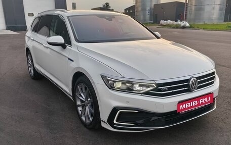 Volkswagen Passat B8 рестайлинг, 2020 год, 2 950 000 рублей, 18 фотография