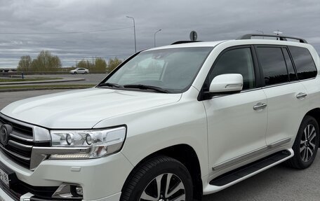 Toyota Land Cruiser 200, 2019 год, 7 590 000 рублей, 2 фотография