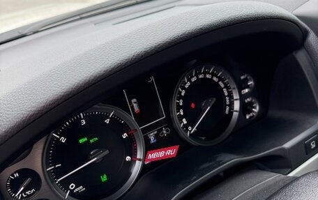 Toyota Land Cruiser 200, 2019 год, 7 590 000 рублей, 7 фотография