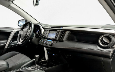 Toyota RAV4, 2018 год, 2 300 000 рублей, 12 фотография