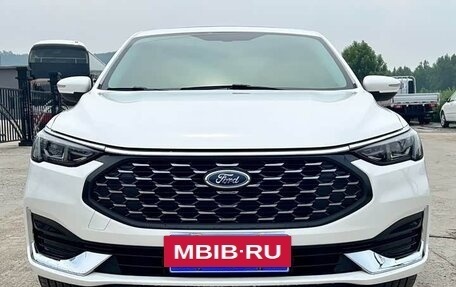 Ford Escort, 2023 год, 1 020 333 рублей, 2 фотография