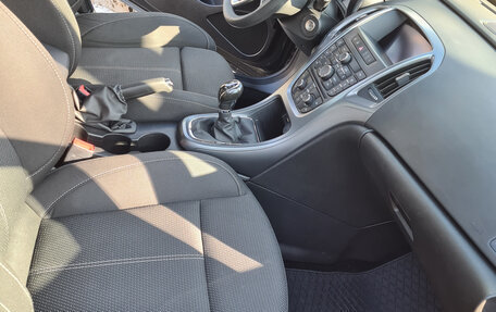Opel Astra J, 2015 год, 920 000 рублей, 11 фотография