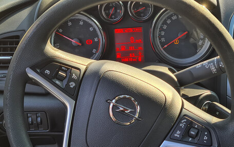 Opel Astra J, 2015 год, 920 000 рублей, 10 фотография