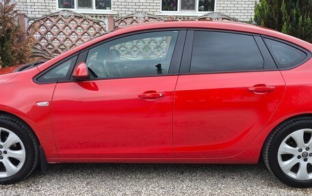 Opel Astra J, 2013 год, 699 000 рублей, 2 фотография