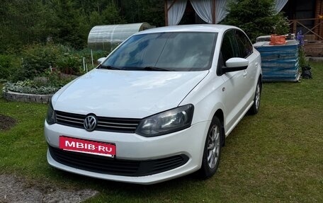 Volkswagen Polo VI (EU Market), 2012 год, 450 000 рублей, 2 фотография