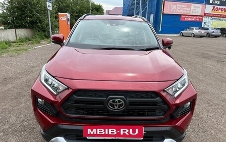 Toyota RAV4, 2019 год, 3 270 000 рублей, 11 фотография