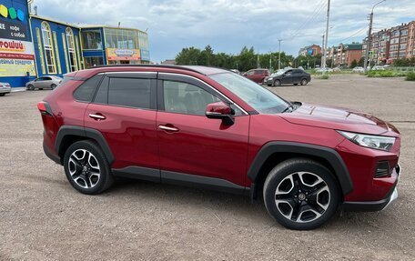Toyota RAV4, 2019 год, 3 270 000 рублей, 40 фотография