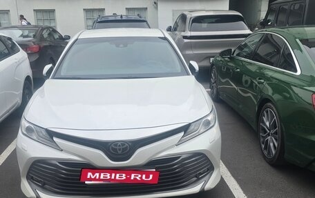Toyota Camry, 2018 год, 2 150 000 рублей, 2 фотография