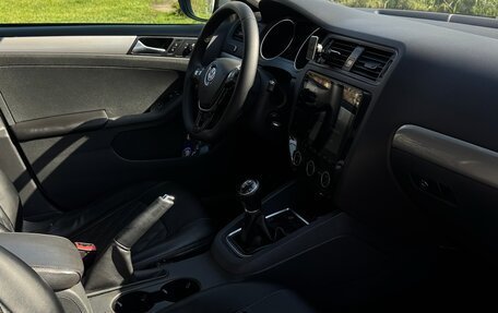 Volkswagen Jetta VI, 2015 год, 130 000 рублей, 4 фотография