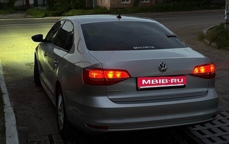 Volkswagen Jetta VI, 2015 год, 130 000 рублей, 2 фотография