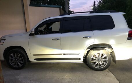 Toyota Land Cruiser 200, 2016 год, 4 500 000 рублей, 2 фотография