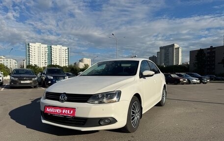 Volkswagen Jetta VI, 2013 год, 1 050 000 рублей, 2 фотография