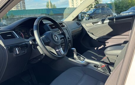 Volkswagen Jetta VI, 2013 год, 1 050 000 рублей, 8 фотография
