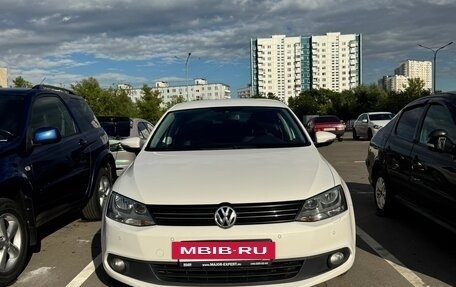 Volkswagen Jetta VI, 2013 год, 1 050 000 рублей, 5 фотография