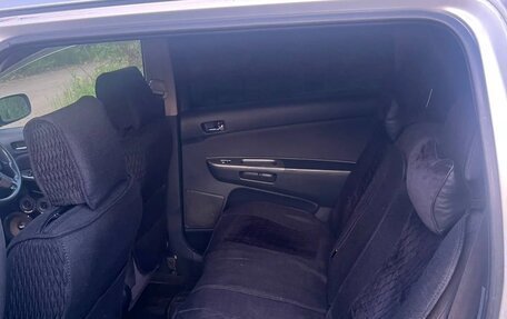 Toyota Wish II, 2004 год, 690 000 рублей, 6 фотография