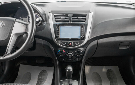 Hyundai Solaris II рестайлинг, 2013 год, 819 000 рублей, 16 фотография