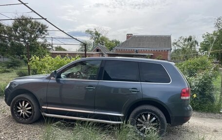 Volkswagen Touareg III, 2004 год, 760 000 рублей, 2 фотография