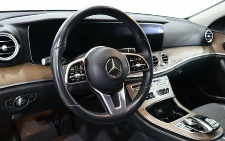 Mercedes-Benz E-Класс, 2018 год, 3 100 000 рублей, 3 фотография