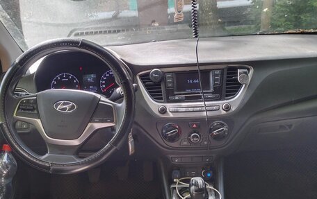 Hyundai Solaris II рестайлинг, 2018 год, 850 000 рублей, 8 фотография