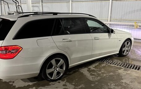 Mercedes-Benz E-Класс, 2011 год, 1 700 000 рублей, 3 фотография
