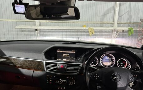 Mercedes-Benz E-Класс, 2011 год, 1 700 000 рублей, 7 фотография