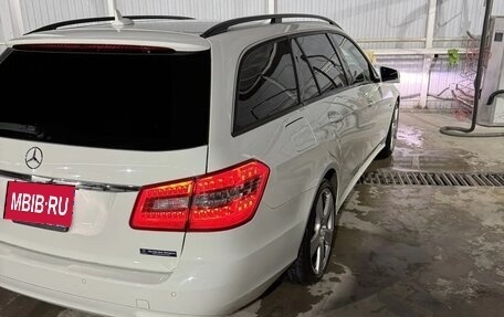 Mercedes-Benz E-Класс, 2011 год, 1 700 000 рублей, 2 фотография