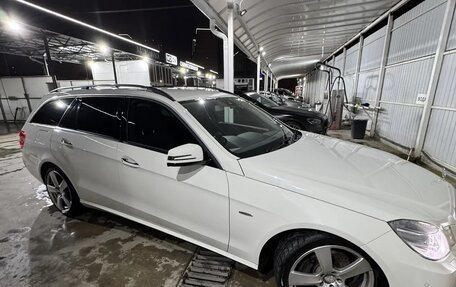 Mercedes-Benz E-Класс, 2011 год, 1 700 000 рублей, 14 фотография