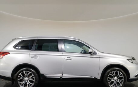 Mitsubishi Outlander III рестайлинг 3, 2017 год, 1 680 000 рублей, 4 фотография