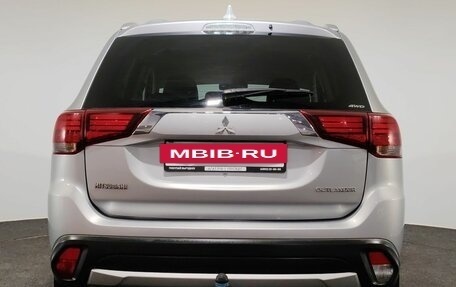 Mitsubishi Outlander III рестайлинг 3, 2017 год, 1 680 000 рублей, 5 фотография