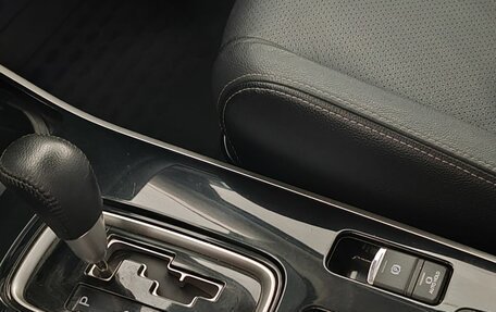 Mitsubishi Outlander III рестайлинг 3, 2017 год, 1 680 000 рублей, 14 фотография