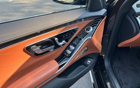 Mercedes-Benz S-Класс, 2023 год, 18 000 000 рублей, 16 фотография