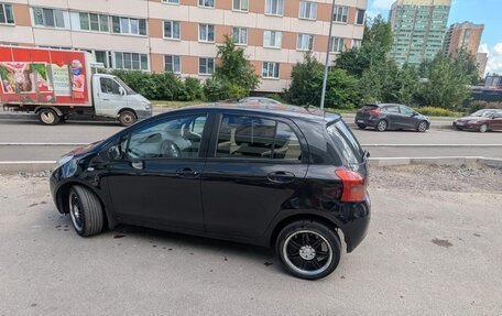 Toyota Yaris III рестайлинг, 2008 год, 550 000 рублей, 3 фотография