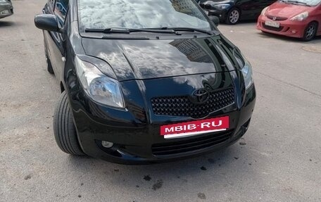 Toyota Yaris III рестайлинг, 2008 год, 550 000 рублей, 2 фотография