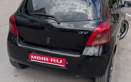 Toyota Yaris III рестайлинг, 2008 год, 550 000 рублей, 4 фотография