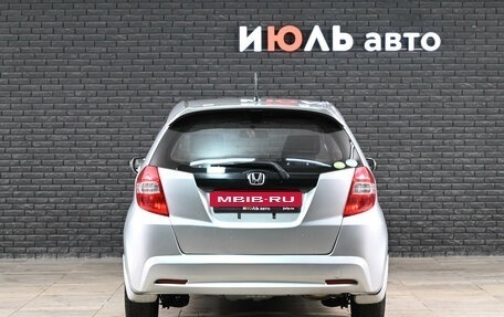 Honda Fit III, 2012 год, 675 000 рублей, 5 фотография