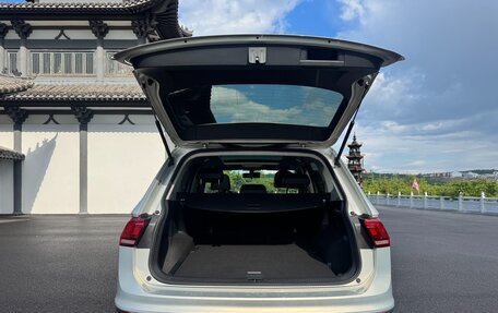 Volkswagen Tiguan II, 2022 год, 2 187 000 рублей, 20 фотография