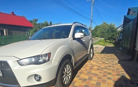 Mitsubishi Outlander III рестайлинг 3, 2011 год, 710 000 рублей, 2 фотография
