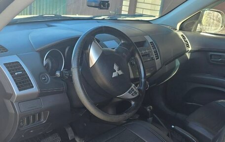 Mitsubishi Outlander III рестайлинг 3, 2011 год, 710 000 рублей, 5 фотография