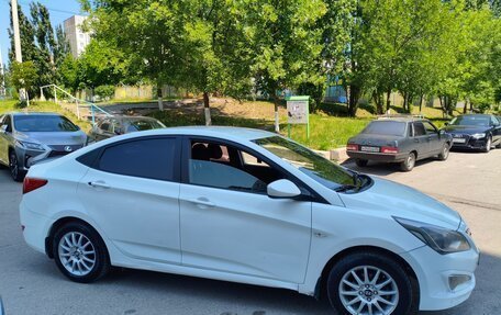 Hyundai Solaris II рестайлинг, 2016 год, 465 000 рублей, 2 фотография