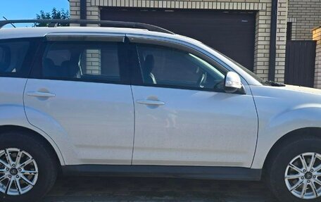 Mitsubishi Outlander III рестайлинг 3, 2011 год, 710 000 рублей, 9 фотография